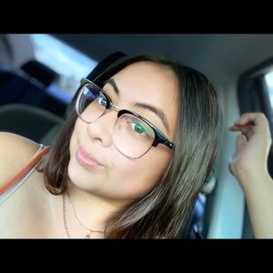 Meet your Posher, Isabel